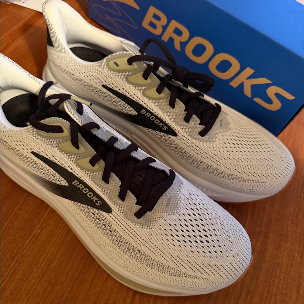 Brooks White NWT MENS ghost 17 Running Shoes